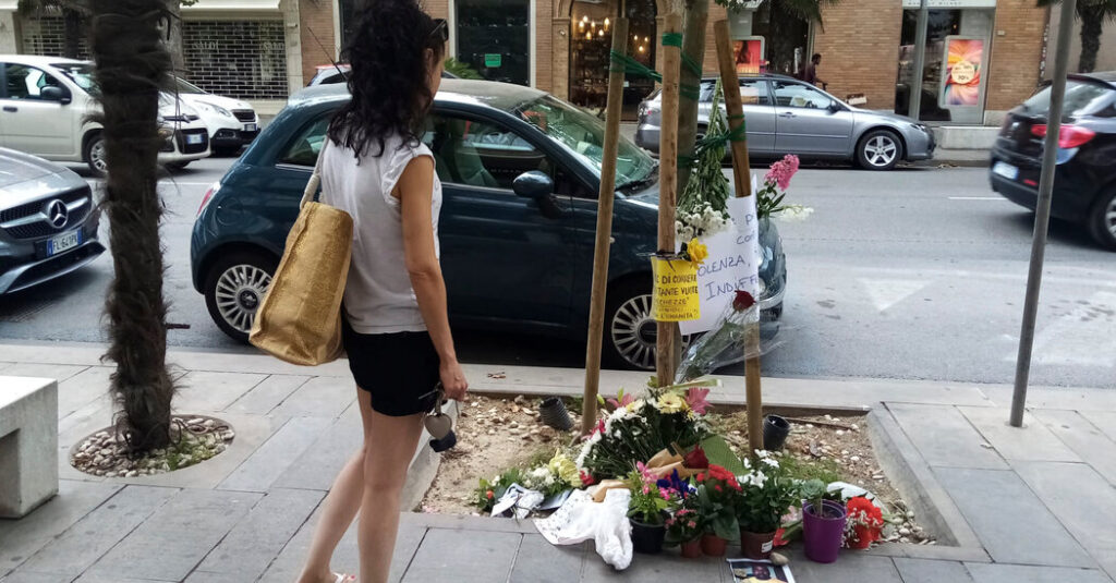 Un vendedor ambulante nigeriano es asesinado a golpes en Italia mientras los testigos esperan
