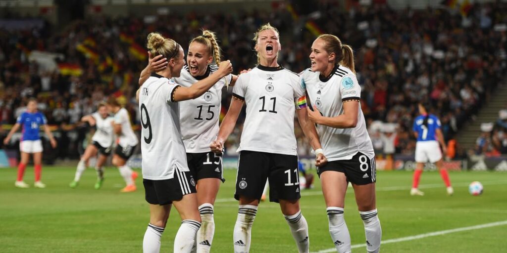Una Popp estelar mete a Alemania en la final (2-1)