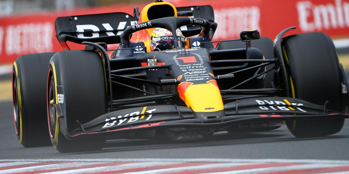 Verstappen gana tras otro desastre de Ferrari en Hungría