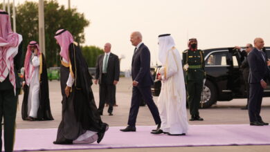 Visita de Biden a Arabia Saudita genera críticas y modestos acuerdos