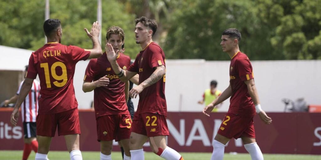 Zaniolo brilla con la Roma mientras negocia su marcha