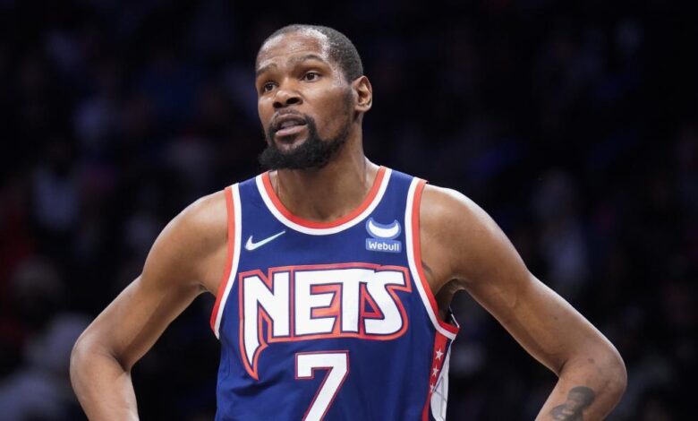"Kevin Durant se ha vuelto oscuro, no está hablando con nadie"
