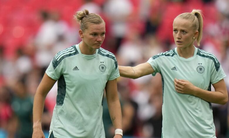 ¡Popp, estrella de Alemania, se lesiona en el calentamiento!