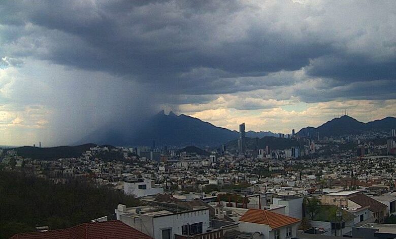 ¡Por fin... llueve en Monterrey! Así lo celebraron los regios | Video