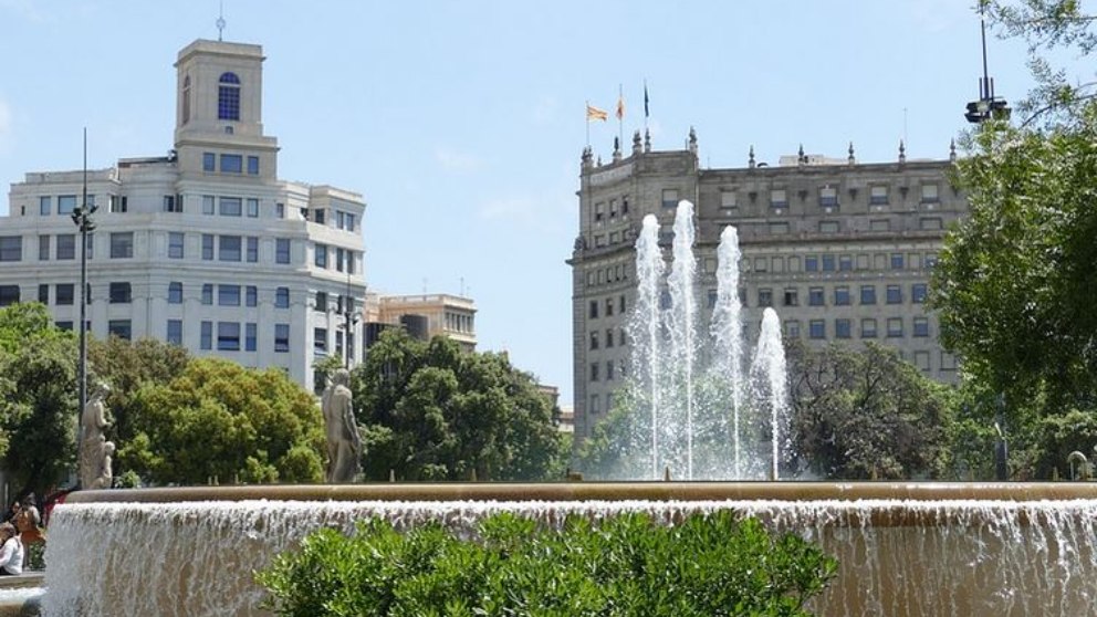 ¿Cuáles son las plazas más emblemáticas de Barcelona?