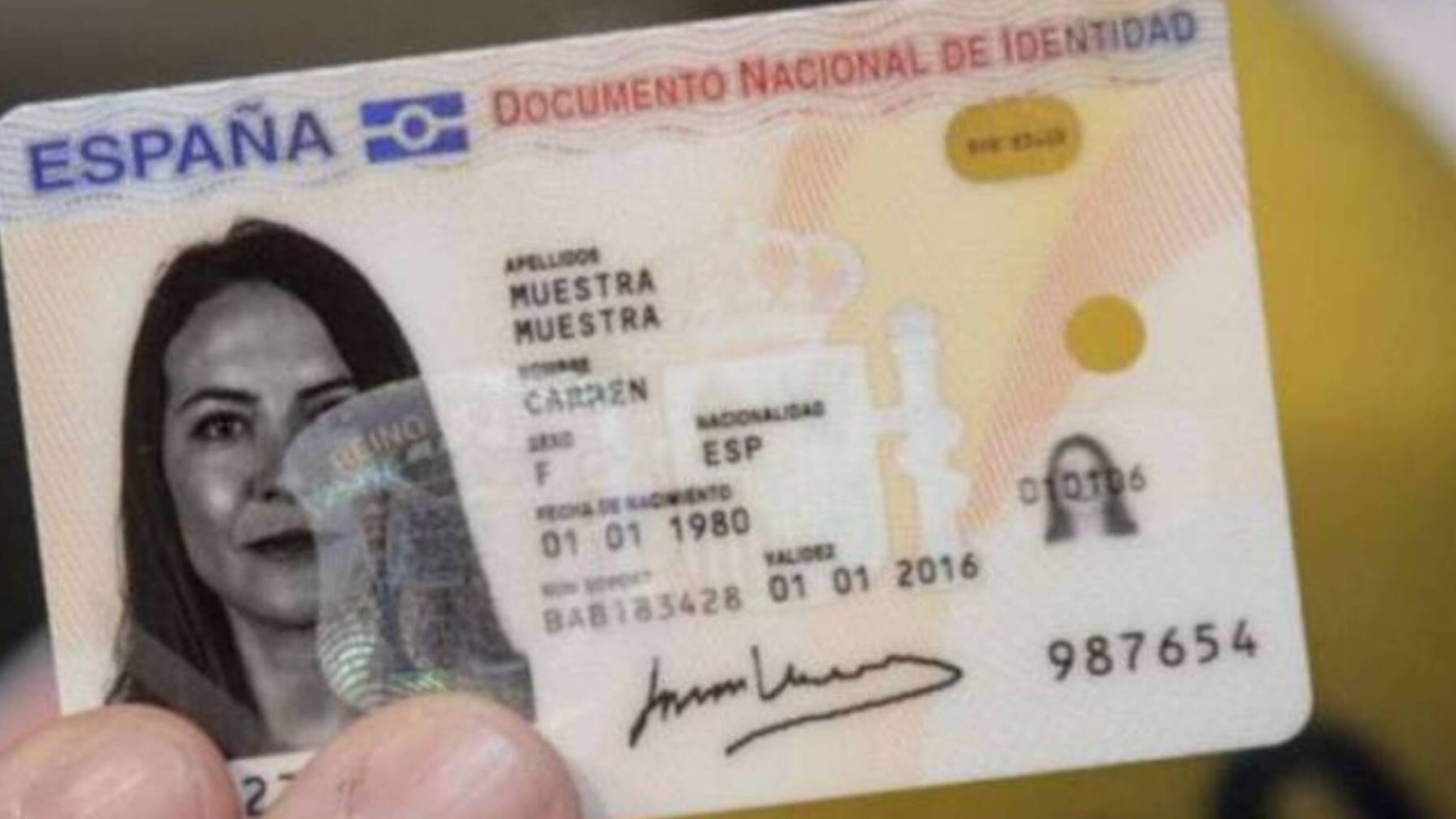 ¿Cuánto cuesta renovar el DNI y se puede pagar con tarjeta?