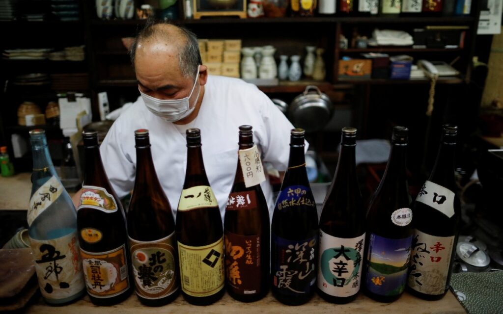 "¡Sake Viva!": Japón busca que sus jóvenes beban más alcohol y así ayuden a la economía