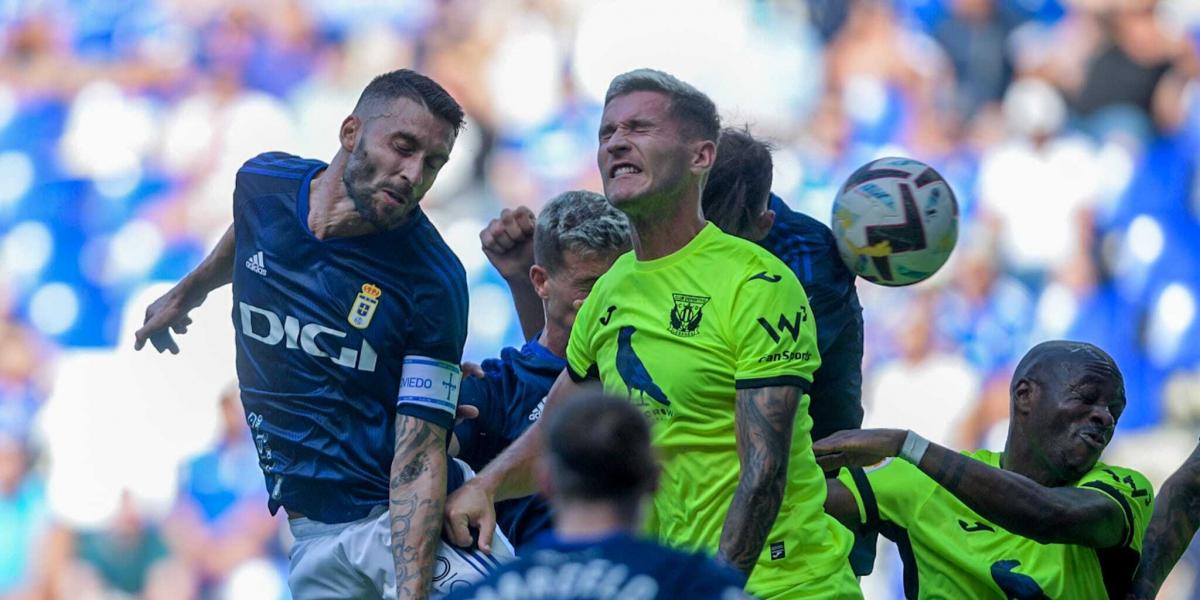 1-0. Bastón, de penalti, desatasca al Oviedo