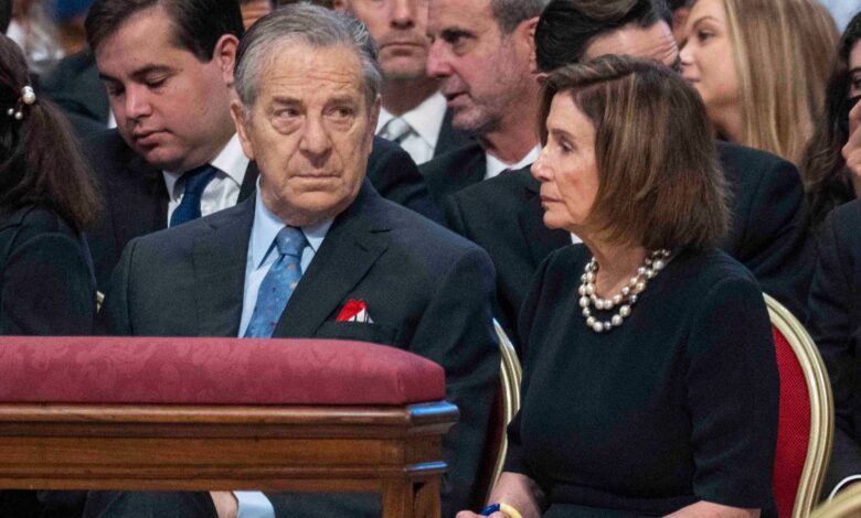 El esposo de Nancy Pelosi se declara inocente de conducir borracho tras verse involucrado en un choque en California