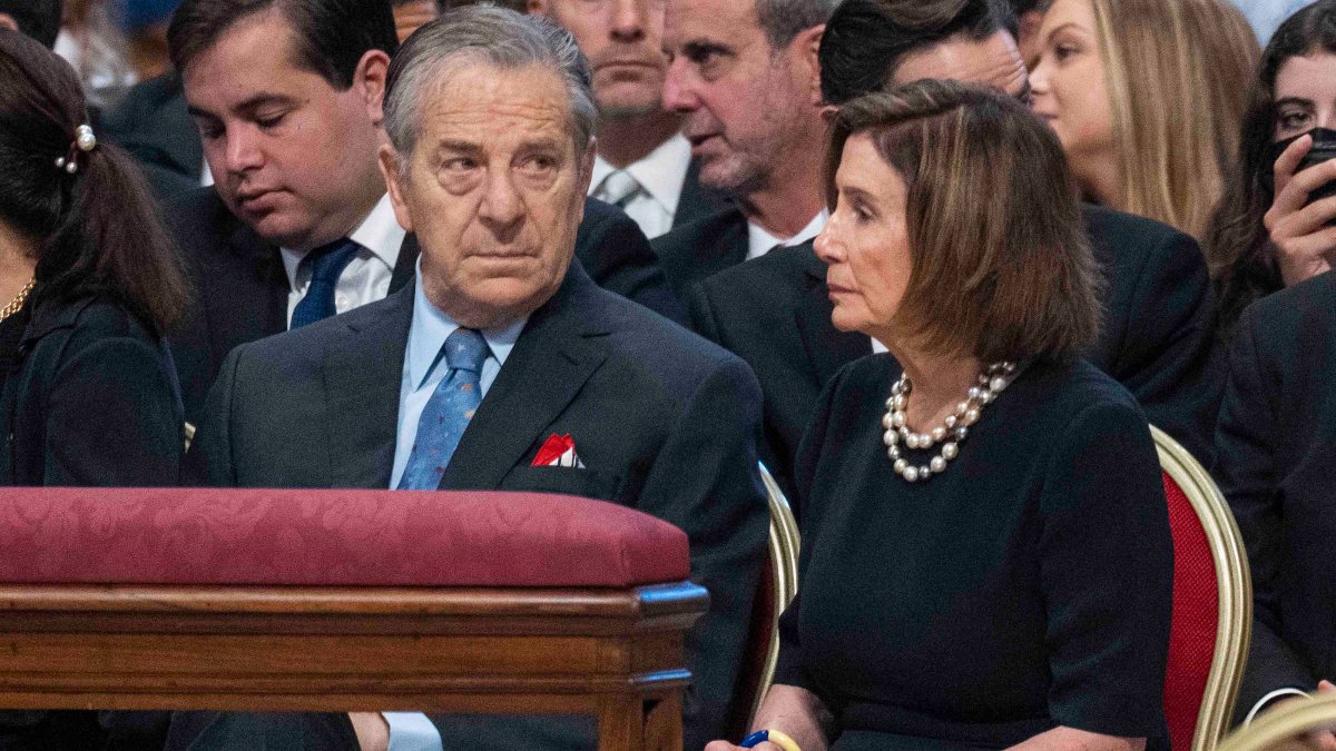 El esposo de Nancy Pelosi se declara inocente de conducir borracho tras verse involucrado en un choque en California