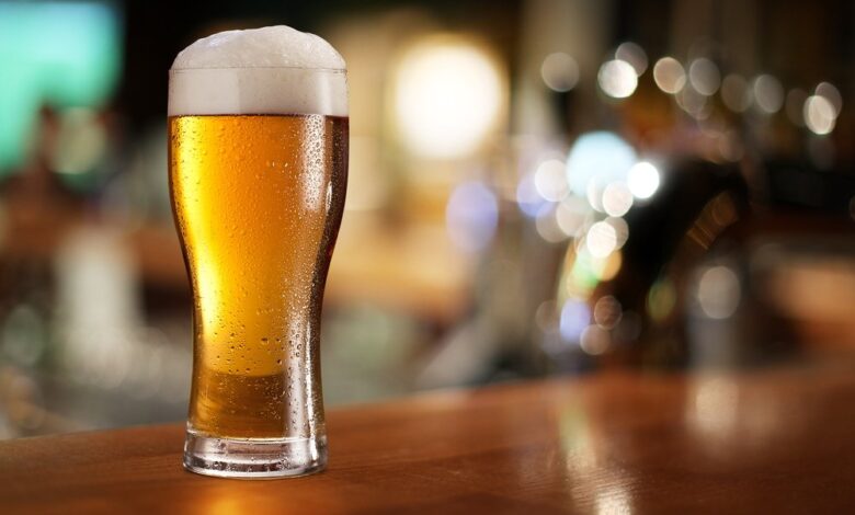 ¿Escasez de cerveza? El ingrediente que escasea y pone en peligro el suministro de esta bebida