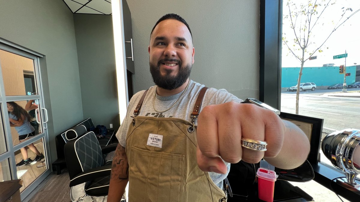 halla anillo de bodas de un hombre de Texas