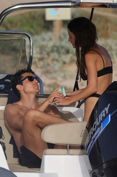 Álex González y María Pedraza de vacaciones / Gtres