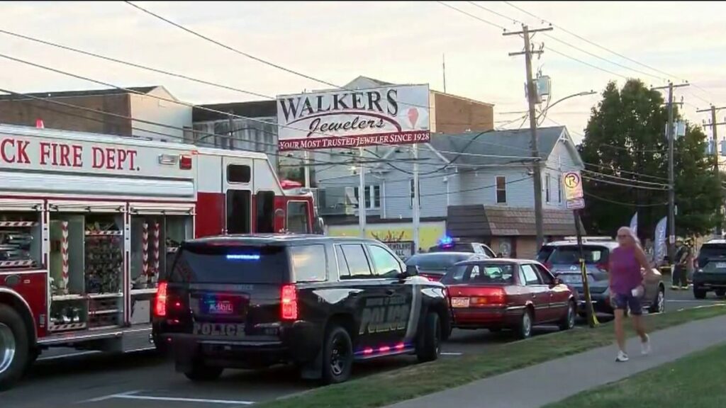 auto embiste a multitud en Berwick