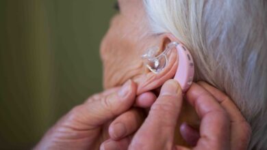 FDA: estadounidenses podrán comprar dispositivos auditivos sin receta médica