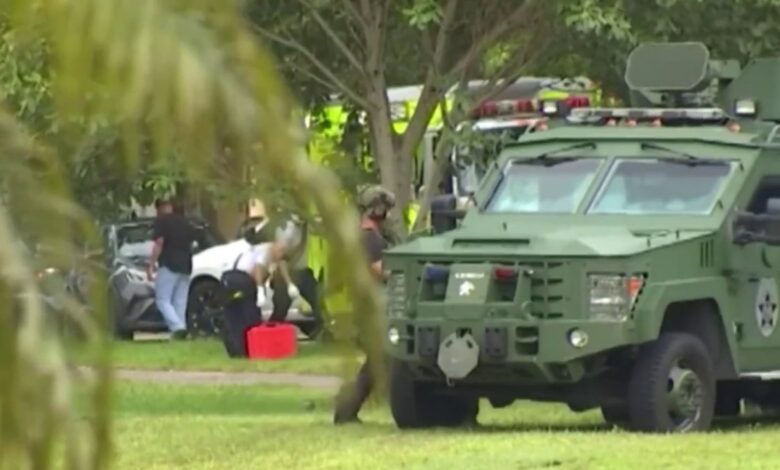 Identifican al segundo sospechoso de robo a mano armada que murió baleado por la policía
