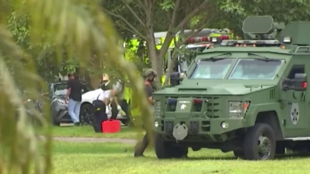 Identifican al segundo sospechoso de robo a mano armada que murió baleado por la policía