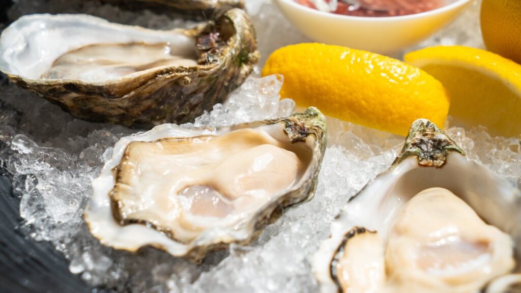 Hombre muere tras comer ostras crudas en un restaurante en Dania Beach