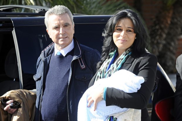 Ana María Aldón y Ortega Cano con su hijo / Gtres