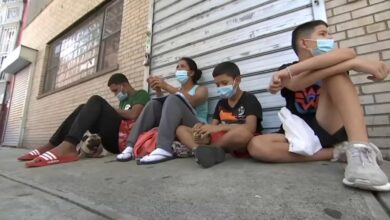 Nueva York brindará educación a niños inmigrantes que llegan de Texas con los “brazos abiertos”