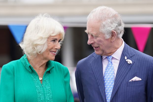 Camilla Parker y el príncipe Carlos durante un acto / Gtres