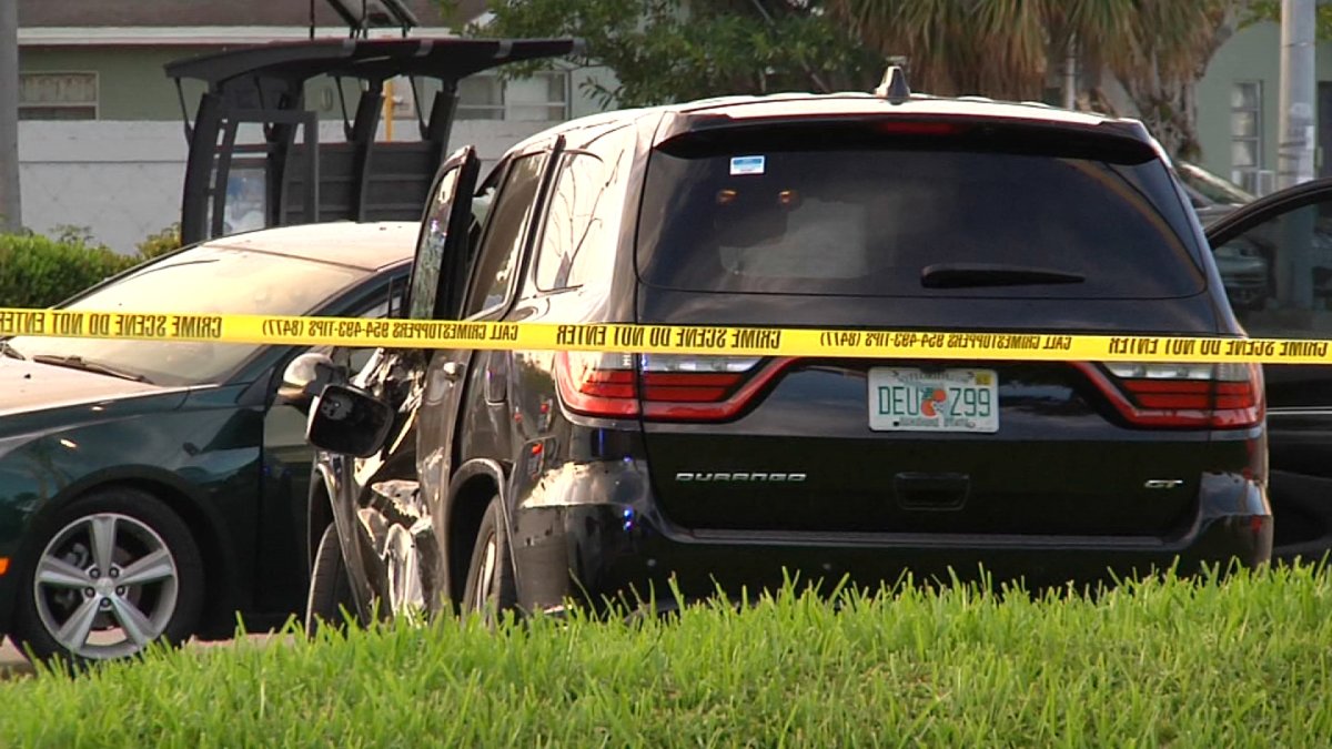 Persecución policial en Florida provoca un choque múltiple y deja una mujer muerta más varios heridos