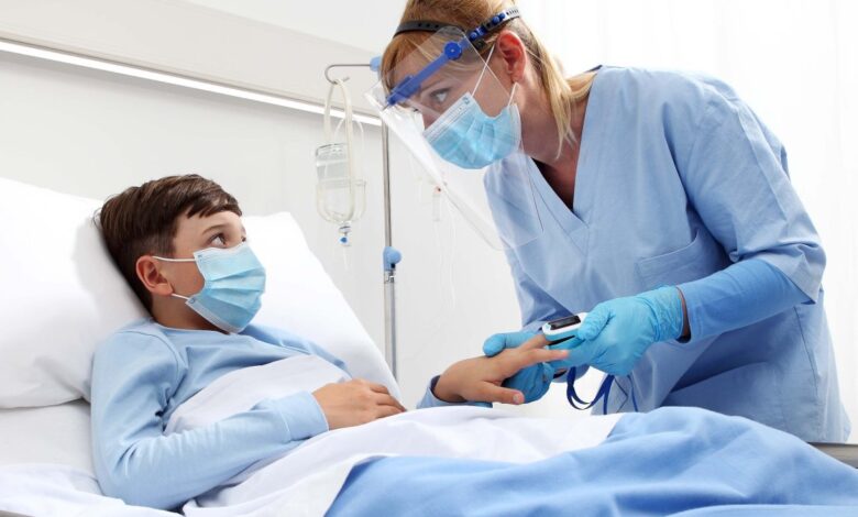 Dudas por COVID-19: ¿cuándo llevar a los niños a la sala de emergencias?