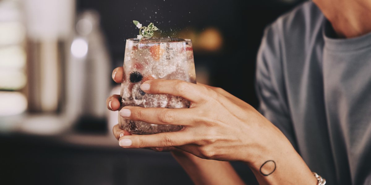 4 mitos en torno al agua con gas, la bebida que ha triunfado este verano