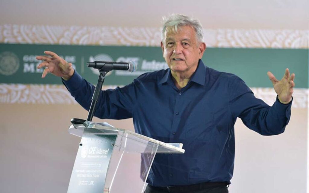 AMLO advierte que buscará mecanismo legal para evitar la privatización de la CFE