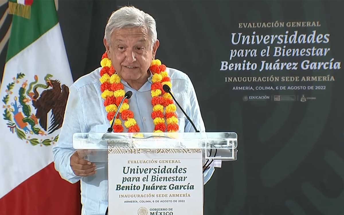 AMLO promete plazas en el gobierno a todos los egresados de las Universidades para el Bienestar