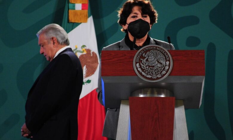 AMLO señala que Delfina Gómez "tiene que dejar ya" la SEP y adelanta que la sucederá otra mujer