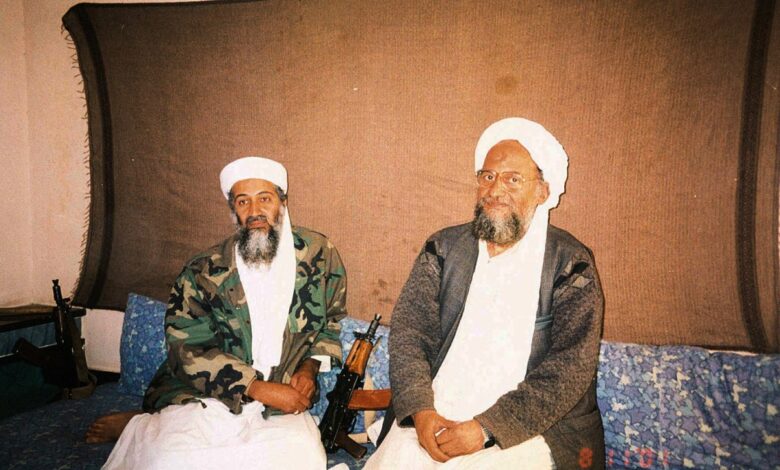 Al Zawahiri, el cirujano egipcio "mano derecha" de Bin Laden y líder de Al Qaeda desde 2011