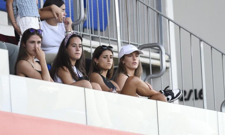 Alexia, capitana desde la grada