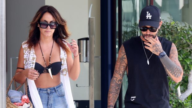 Omar Sánchez y Raquel Lozano en Ibiza / Gtres