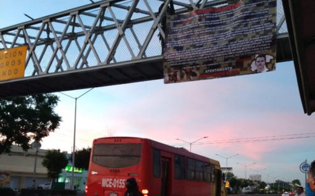 Aparecen narcomantas presuntamente del CJNG en diversos puntos de Celaya, Guanajuato