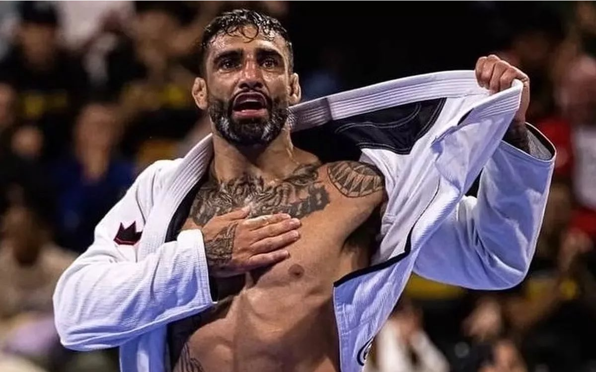Arrestan a policía acusado de asesinar a campeón mundial de jiu-jitsu | Video