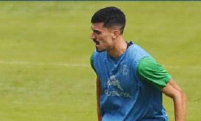 Arturo, con un golpe en el calcáneo del pie izquierdo