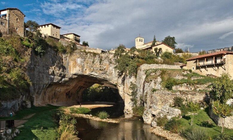 Así es Puentedey, el nuevo pueblo más bonito de España