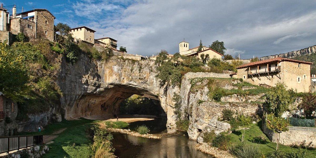 Así es Puentedey, el nuevo pueblo más bonito de España