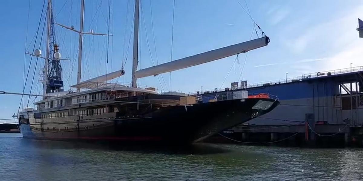 Así es el supervelero de Jeff Bezos: 127 metros de eslora y 430 millones