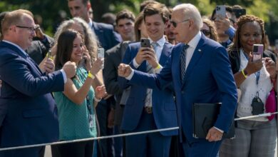 Biden anuncia la condonación parcial de la deuda universitaria en un guiño a los votantes jóvenes
