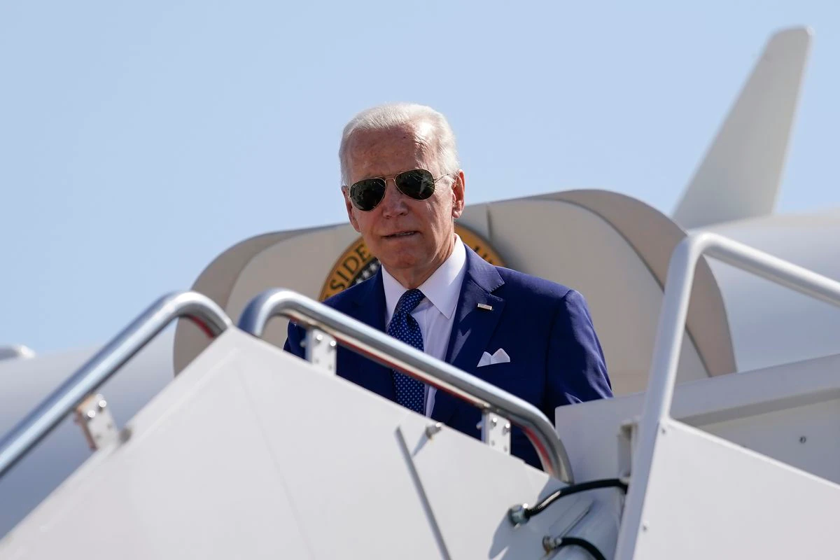 Biden y Trump libran su primera batalla por el control del Senado en Pensilvania