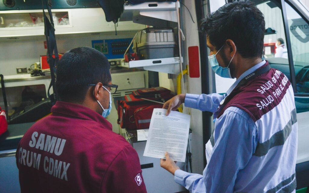 Capacitan a policías para identificar y sacar de circulación ambulancias ‘patito’ | CDMX