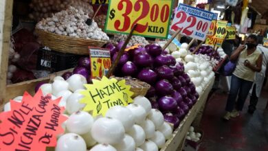 Cebolla, papa y tortilla, los productos golpeados por la inflación a pesar del plan de AMLO