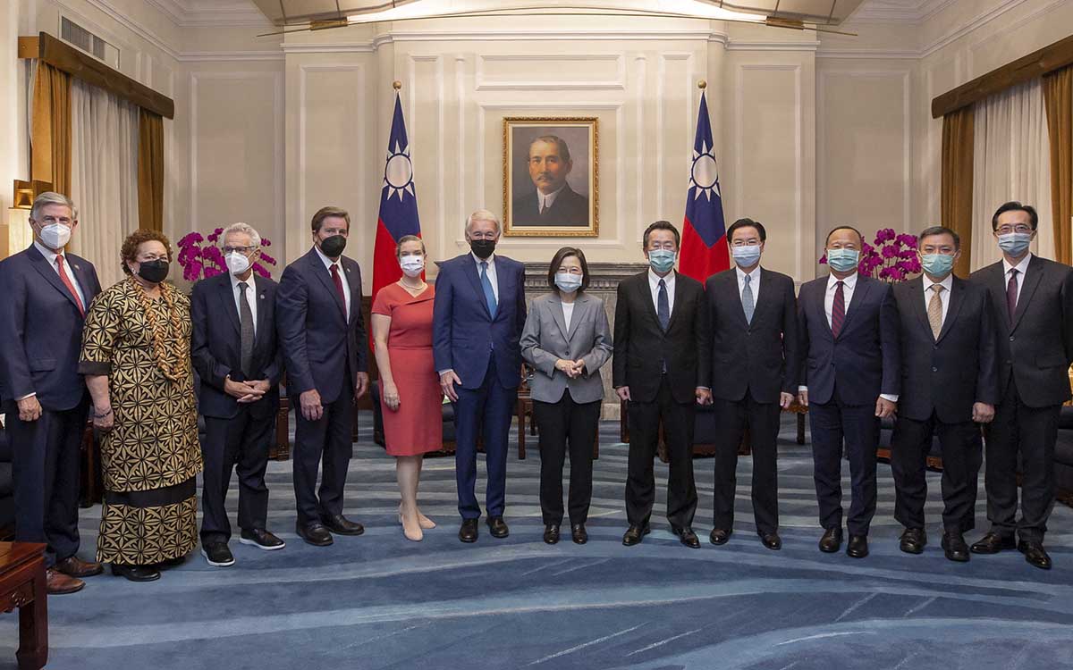 China realiza nuevas maniobras militares mientras congresistas de EU visitan Taiwán