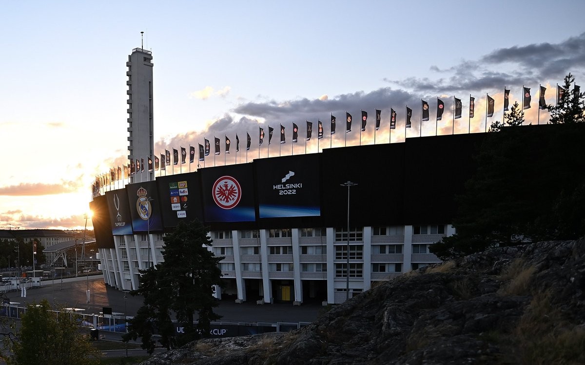 Chocan Real Madrid y Eintracht Frankfurt por la Supercopa de Europa | Video