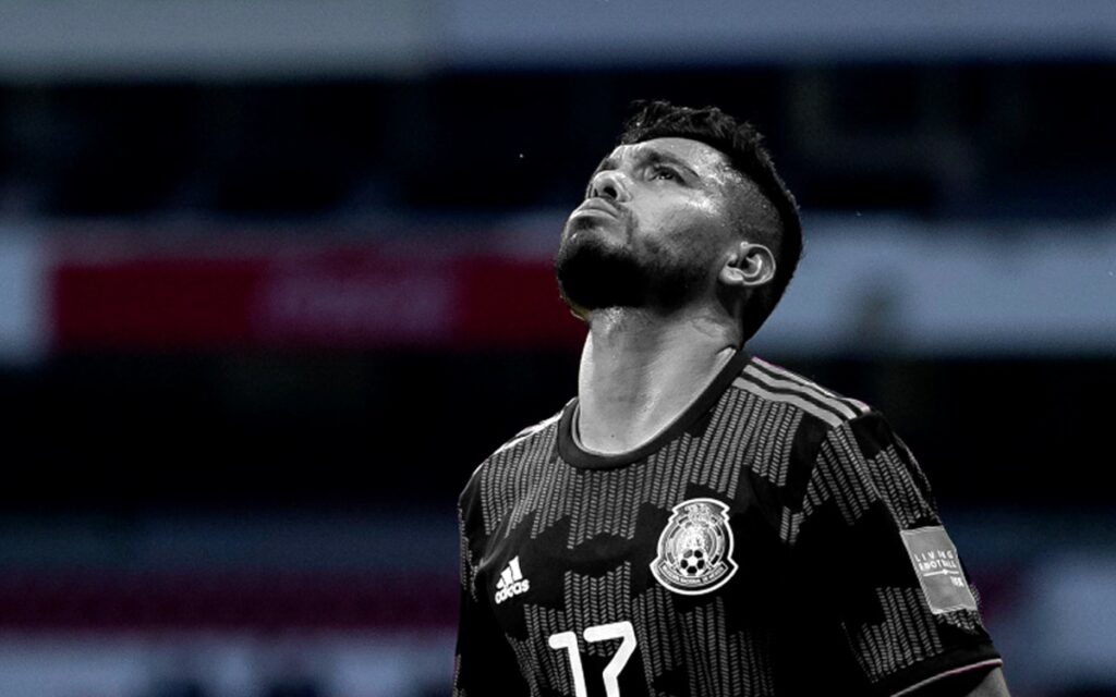 Colocan una placa con tornillos en el peroné del Tecatito | Video