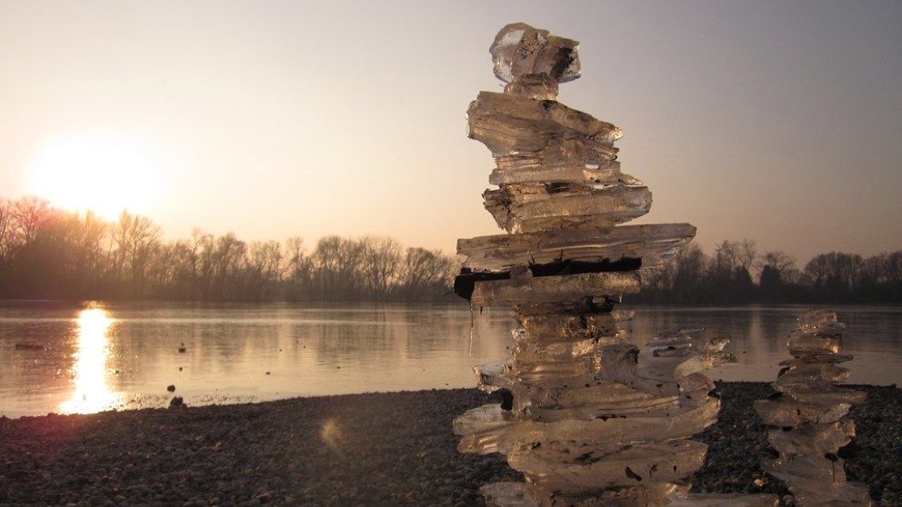 Conoce estas curiosas pirámides de hielo que sirven para almacenar agua