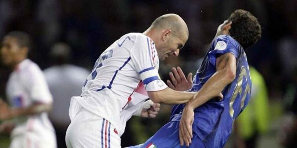 Darwin Núñez y las otras agresiones más famosas del fútbol