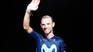 Dedica Movistar Team su maillot para La Vuelta 2022 a Alejandro Valverde | Video